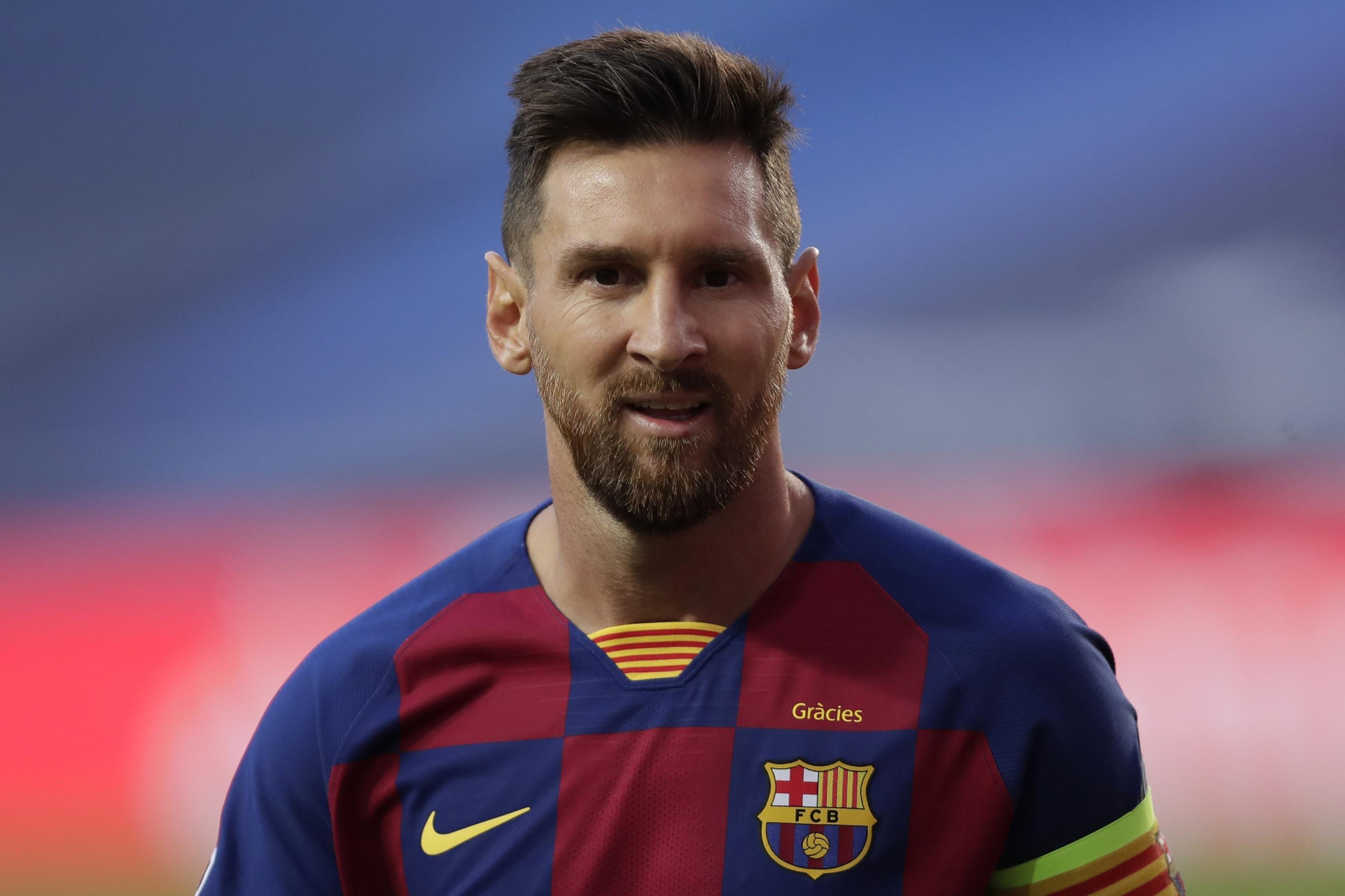 Lionel Messi chuẩn bị ra sân trong trận gặp Ý ở Finalissima - Cầu thủ người Argentina đã thể hiện như thế nào trước các đội châu Âu?