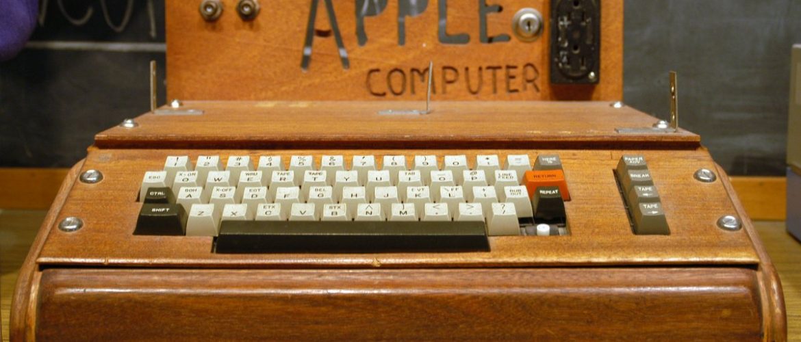 Máy tính ra đời năm nào và lịch sử hình thành máy tính