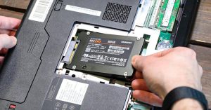Có nên nâng cấp SSD cho laptop cũ?