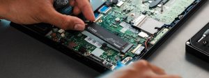 Nên tự thay SSD hay mang ra tiệm?